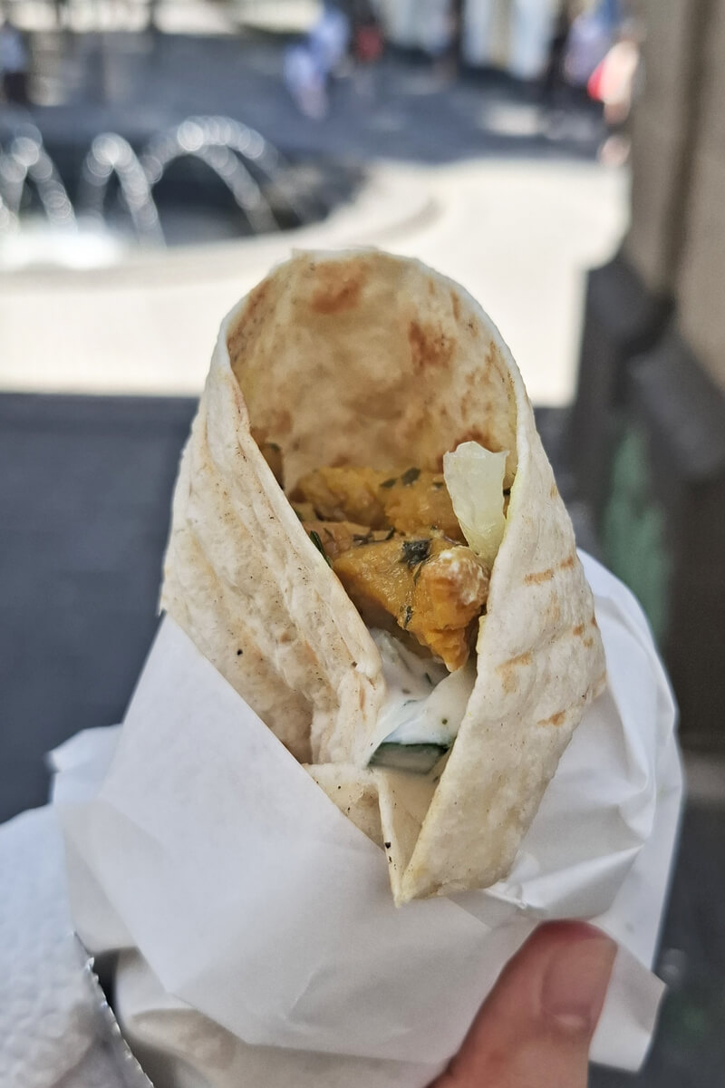 Sojaschnetzel Rolle aus dem Vivats Grill