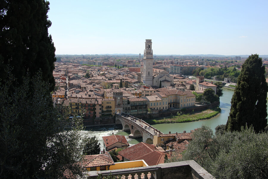 Blick auf Verona und die Etsch