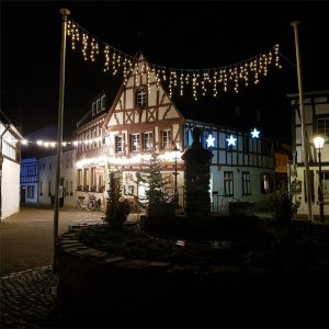 Weihnachtsbeleuchtung am Ziepchesplatz in Rhöndorf