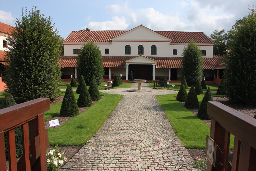 Innenhof der Römischen Villa Borg