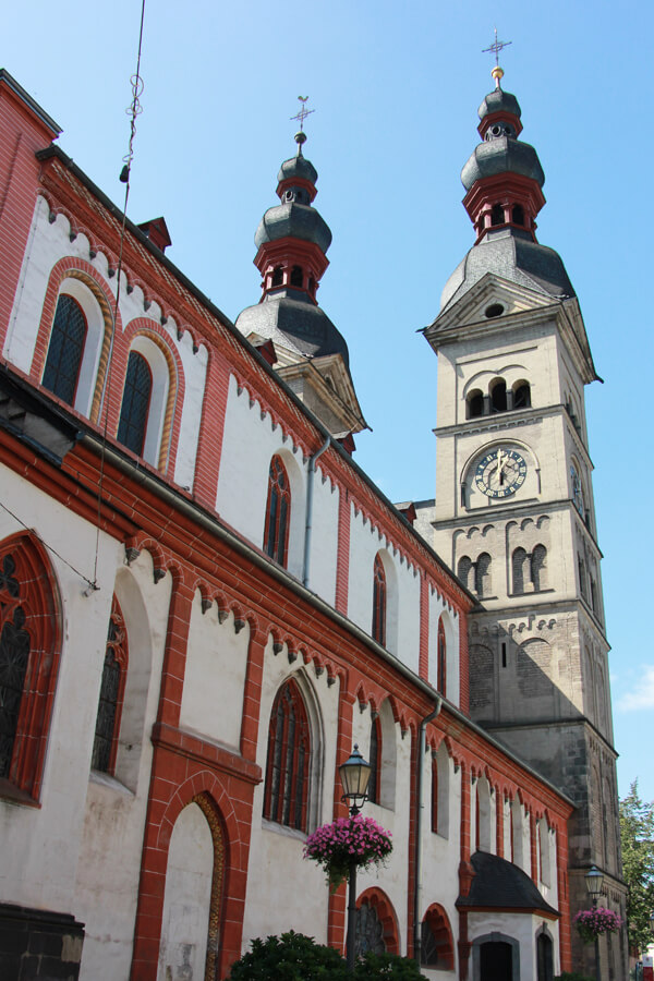 Eine alte Kirche in der Koblenzer Altstadt.