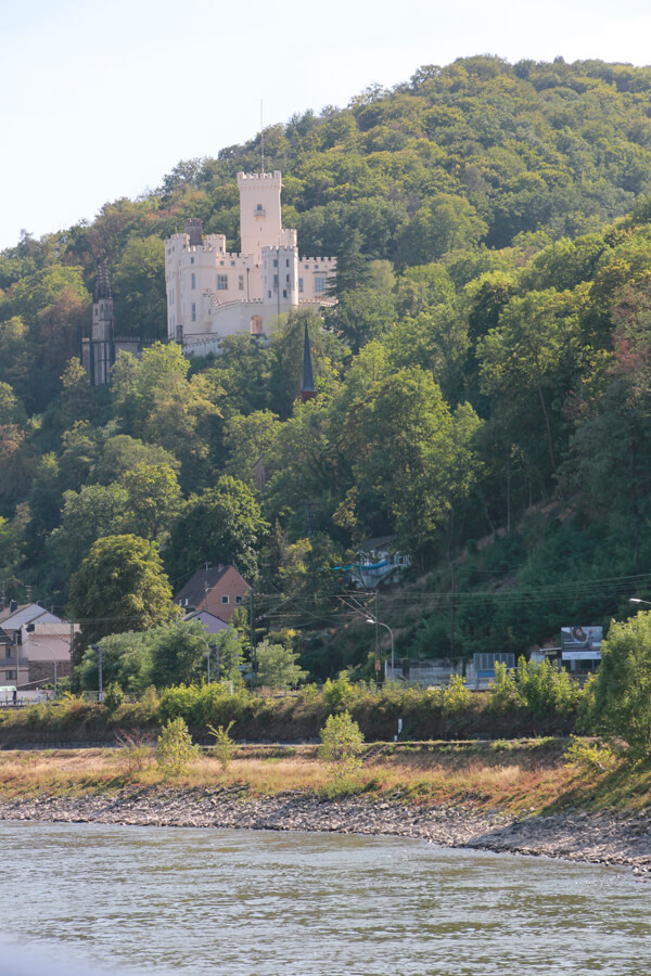 Burg Stolzenfels über dem Rhein