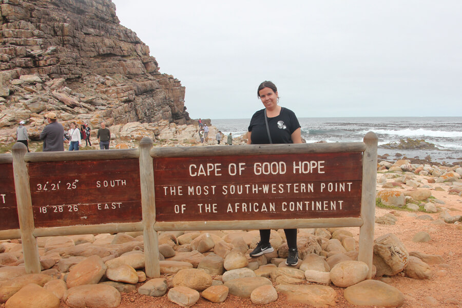 Ich beim typischen Touri-Foto, am Schild mit der Aufschrift "Cape of Good Hope"