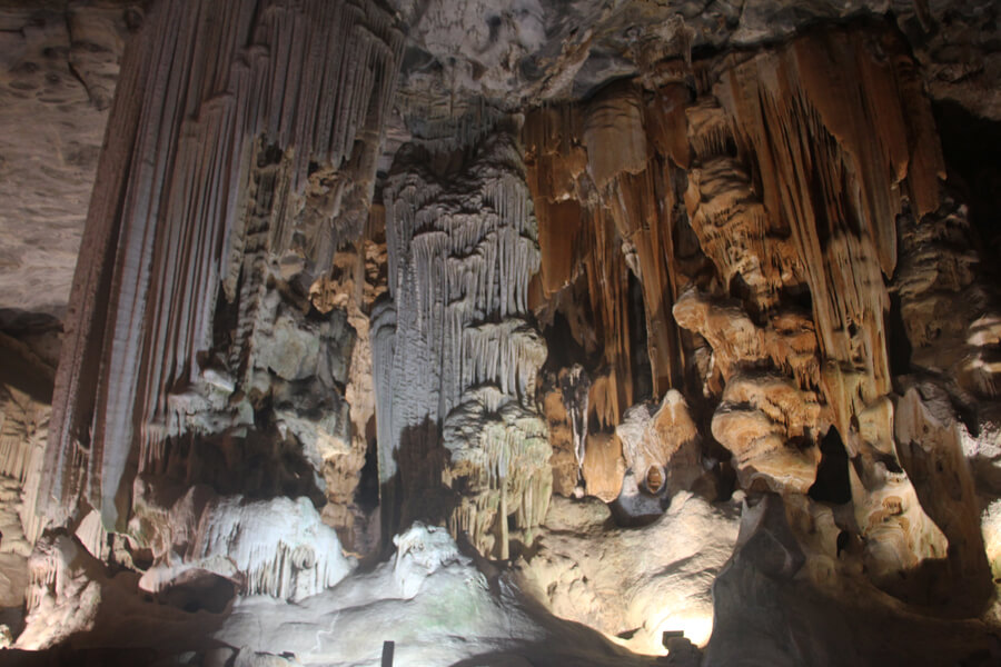 Tropfsteinformationen in den Cango Caves in Südafrika