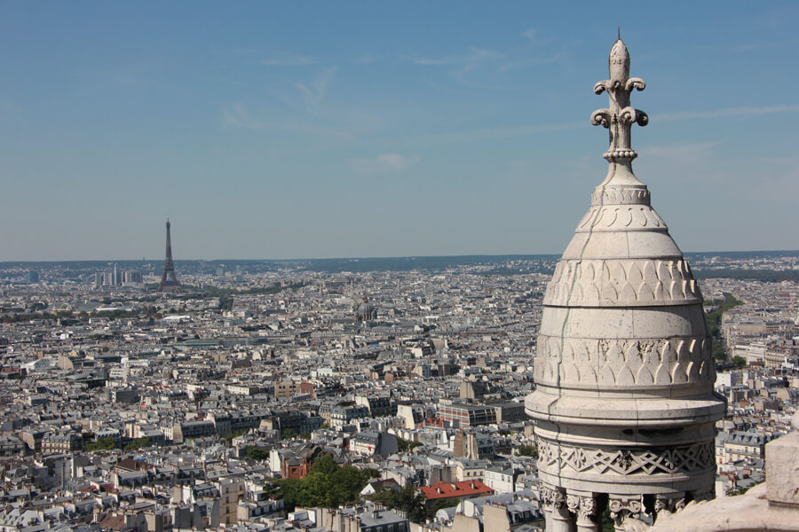 Aussicht von Sacre Coeur auf Paris und den Eiffelturm.