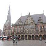 Der Bremer Marktplatz mit Rathaus und Kirchturm