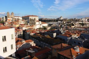 Ausblick auf die Altstadt von Porto vom Miradouro da Vittoria