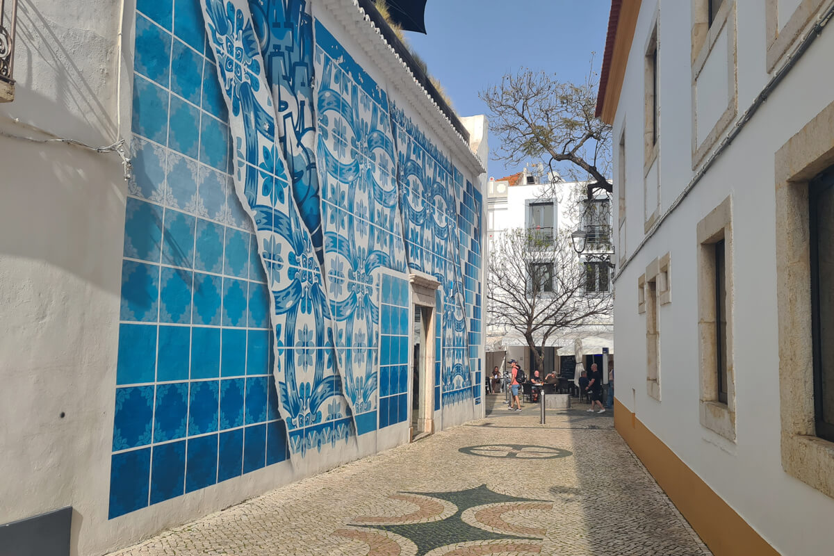 Bunte Straßen in der Altstadt von Lagos