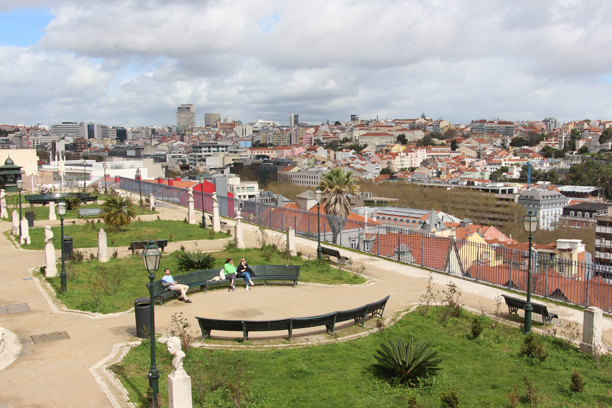 Parkanlage beim Miradouro de Sao Pedro de Alcantara