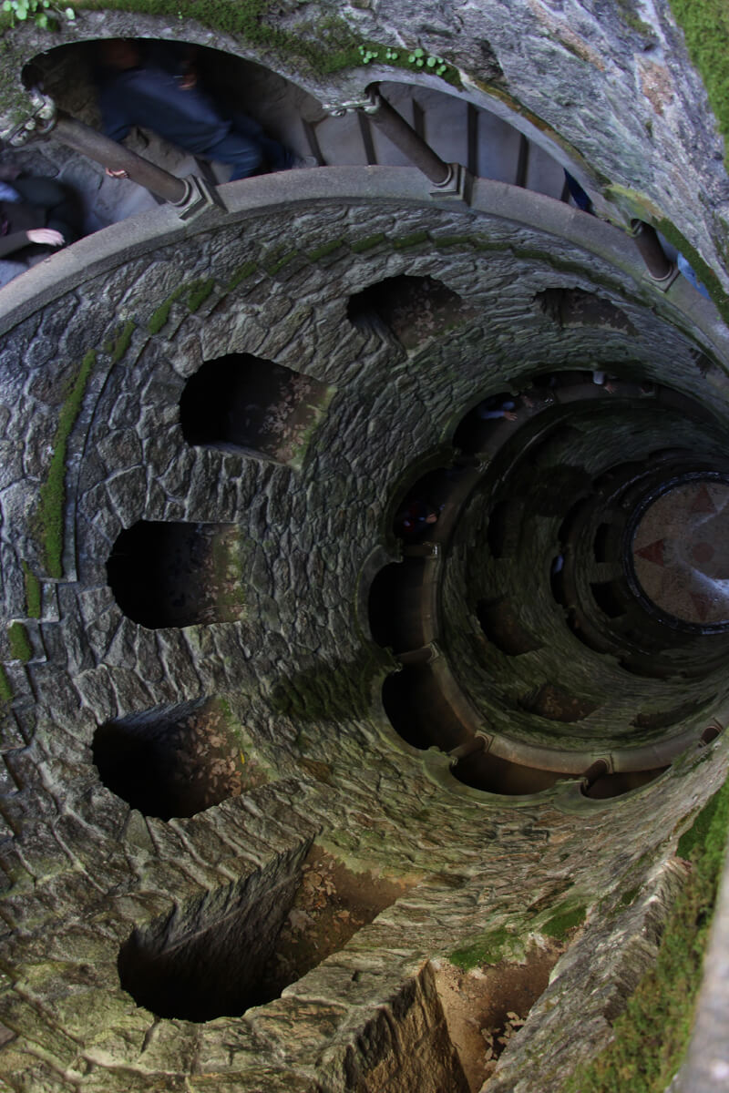 Der berühmte Brunnen in der Quinta de la Regaleira
