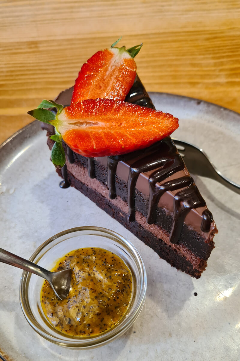 Schokotorte mit Passionsfrucht Marmelade