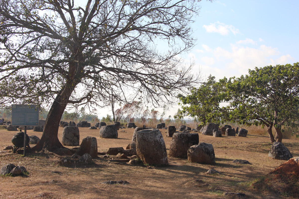 Die größte Ansammlung der Steinkrüge in Laos
