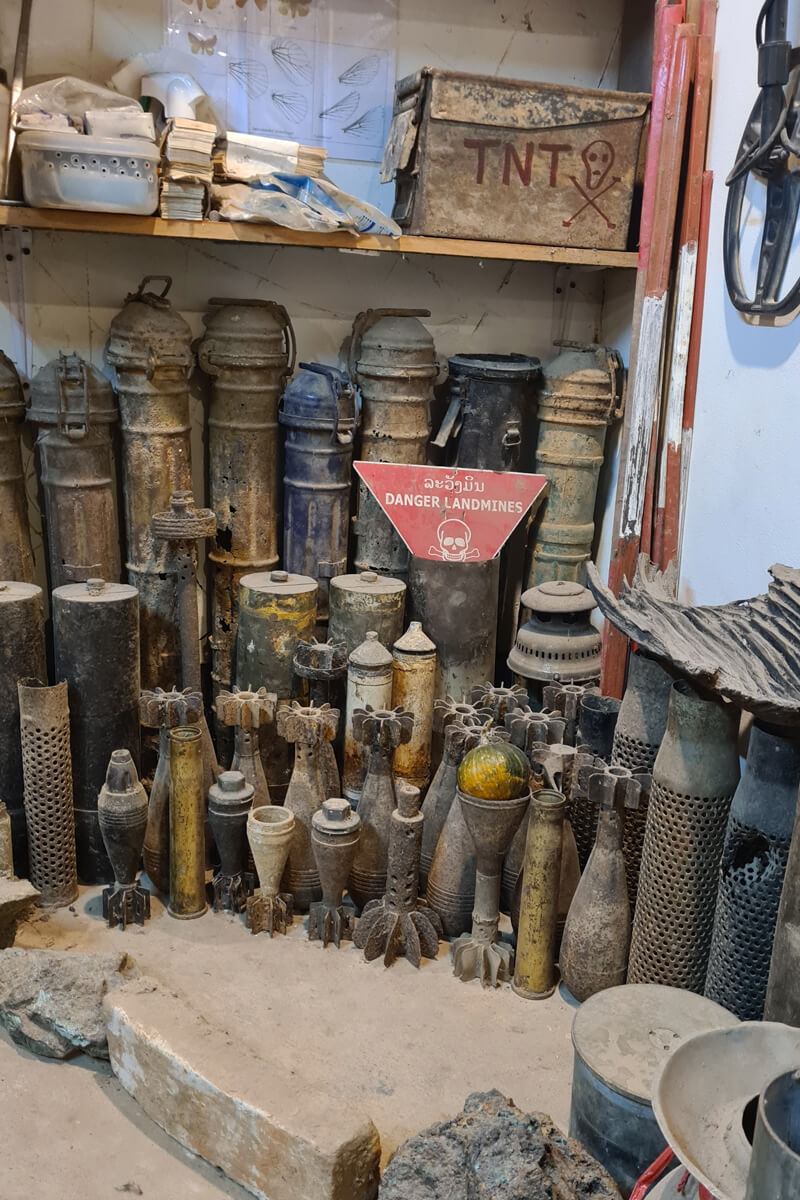 Unschädlich gemachte Sprengköpfe und Minen im MAG Phonsavan