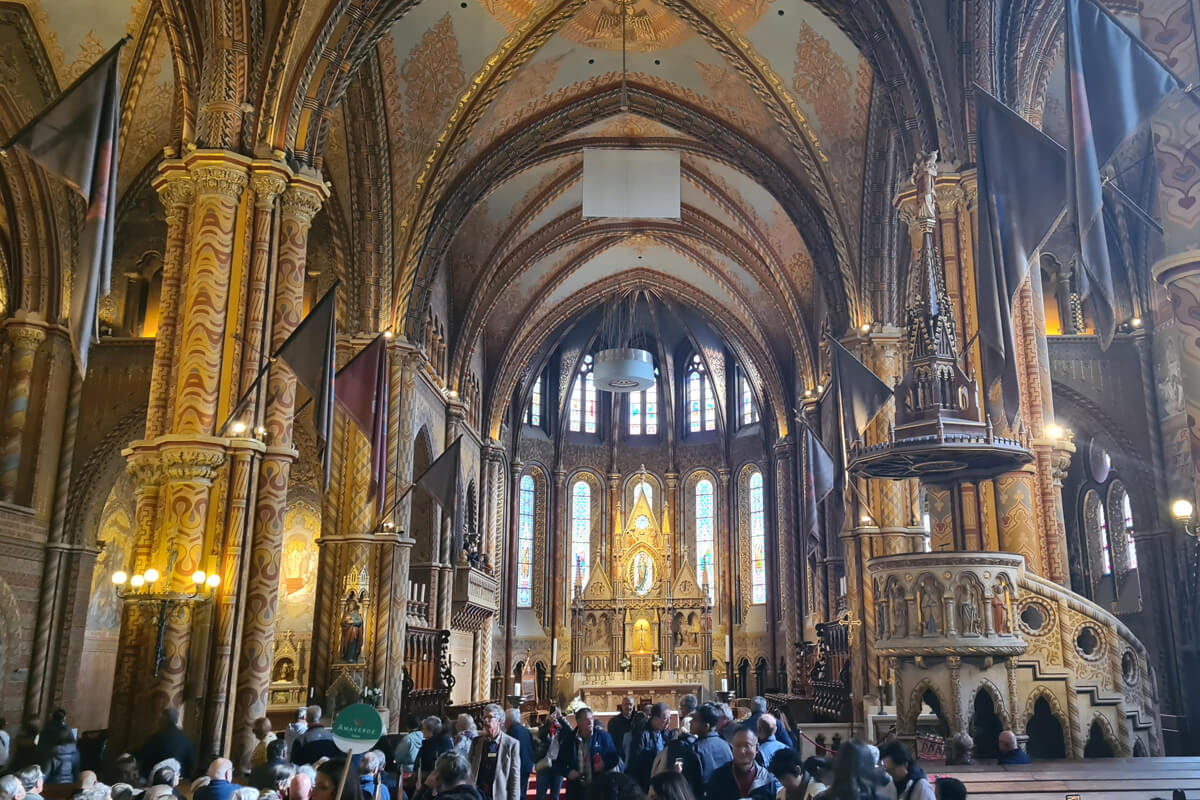 Der Chor in der Mathiaskirche ist reich verziert