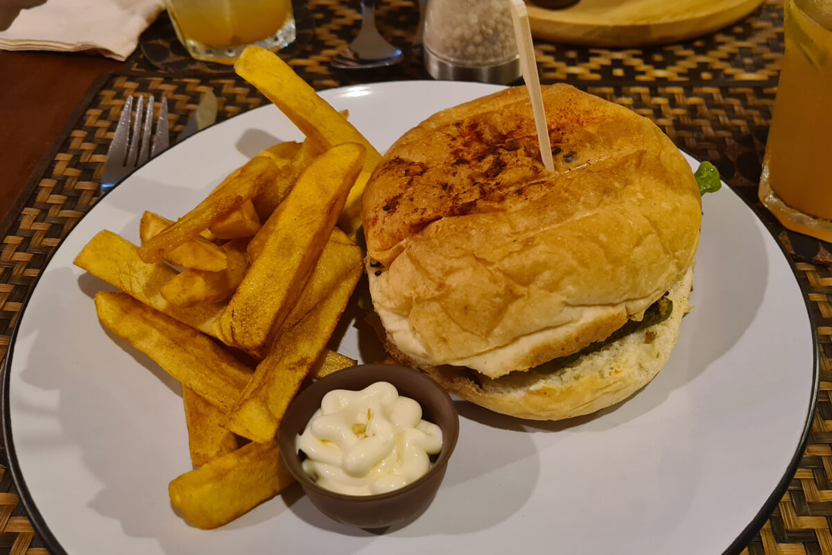 einfacher veganer Burger im Grasshopper