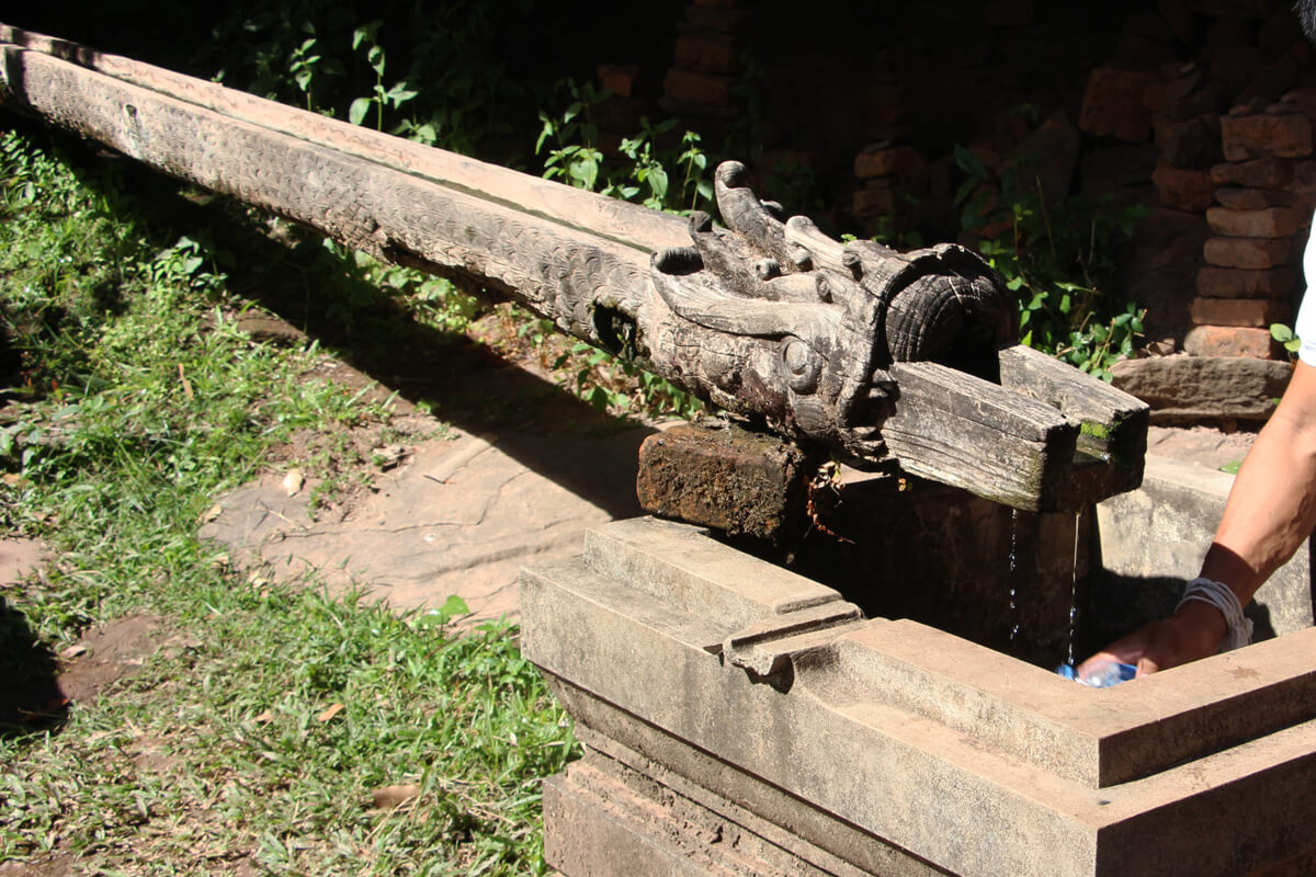 Heilige Quelle beim Wat Phou Tempel