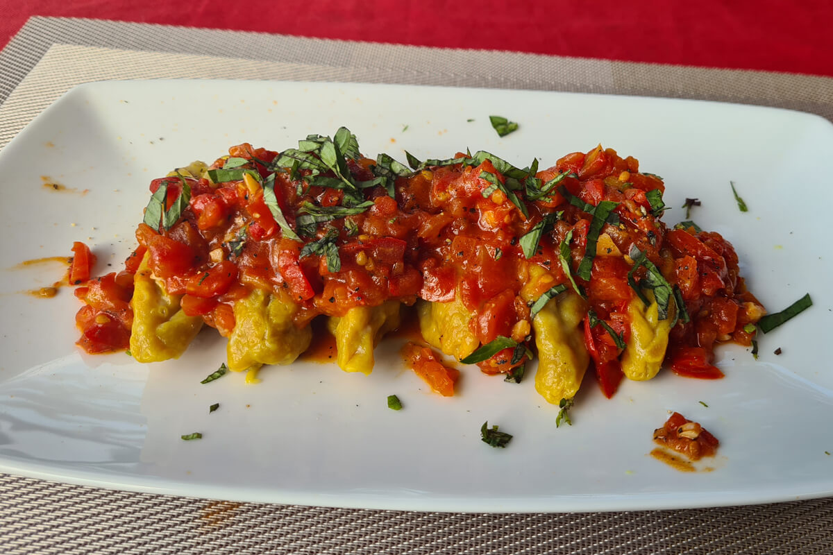 Kürbis Ravioli in Tomatensoße
