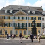 Münsterplatz in Bonn mit Beethovendenkmal
