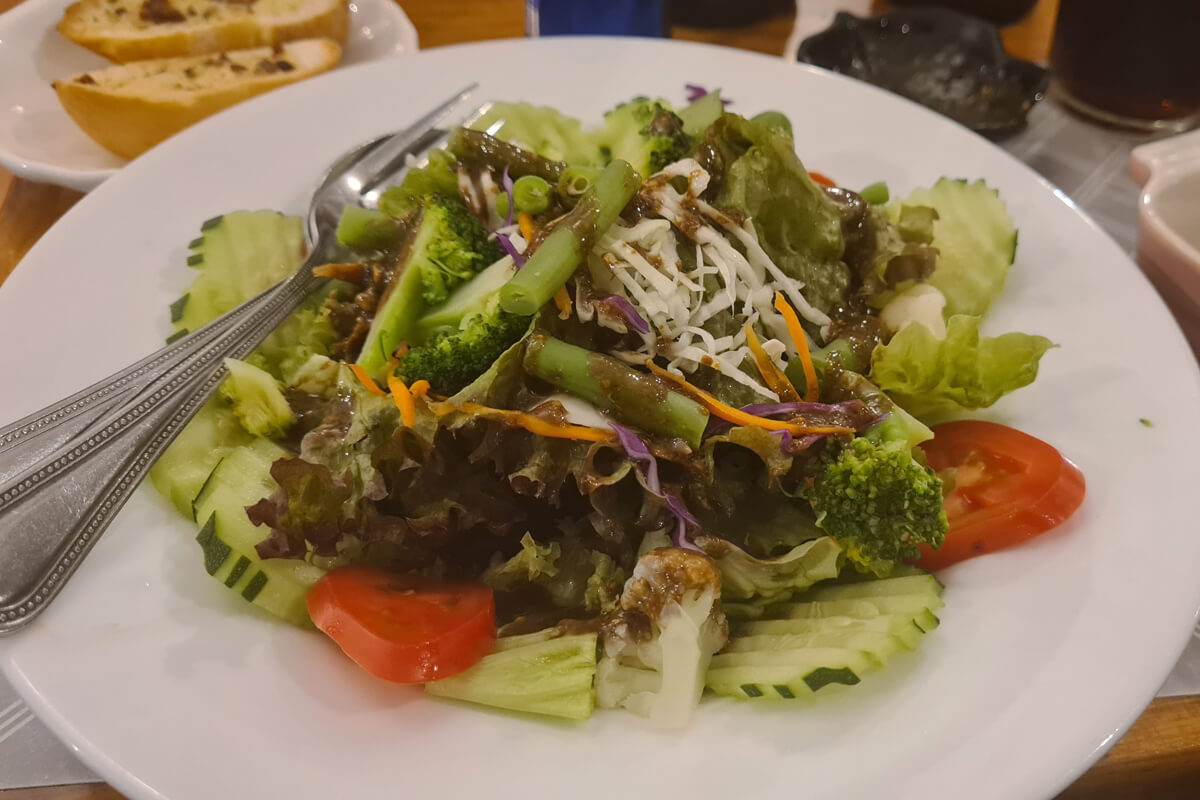 Gemischter Salat in Lins Café