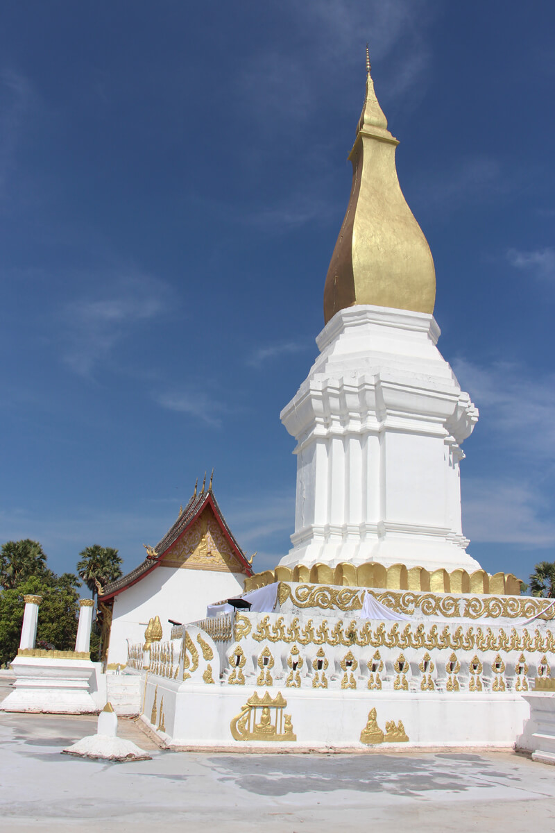 Der That Sikhottabong hat die Form einer Lotusblüte.