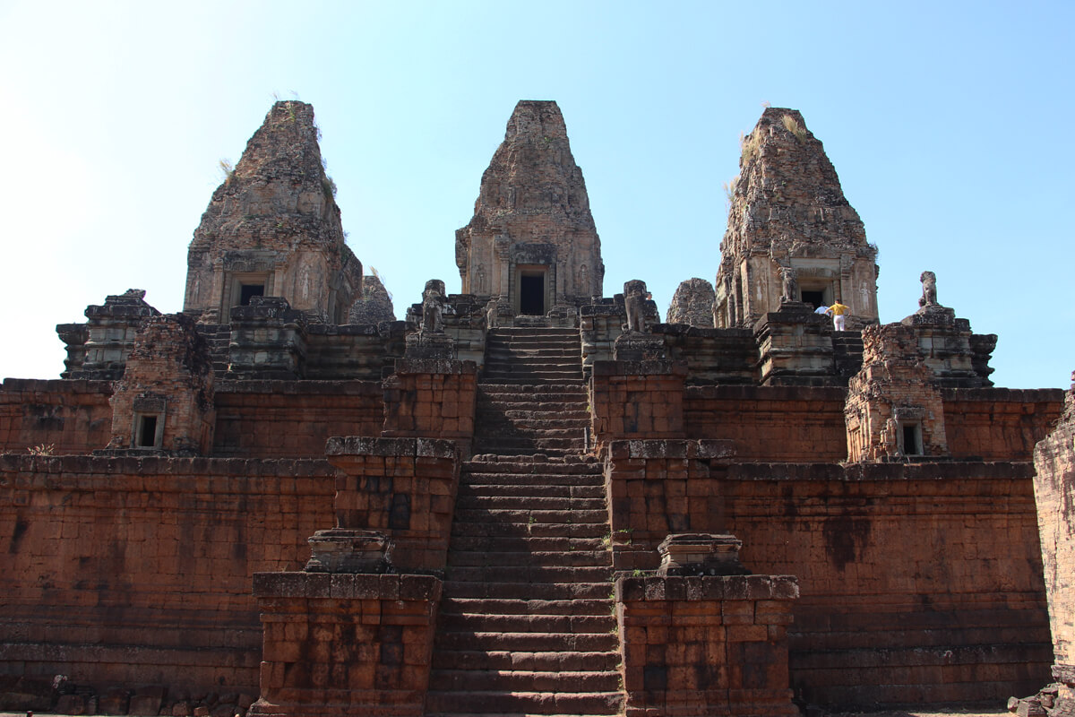 Der East Mebon Tempel ist in Form eines Tempelbergs erbaut.