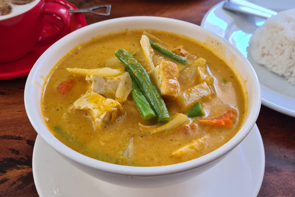 veganes Khmer-Curry mit Tofu