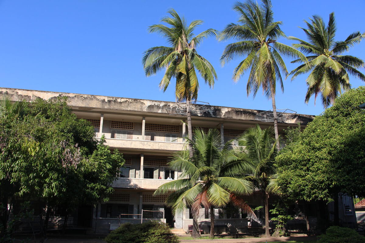 Das Tuol-Sleng-Genozid Museum im alten Gefängnis.