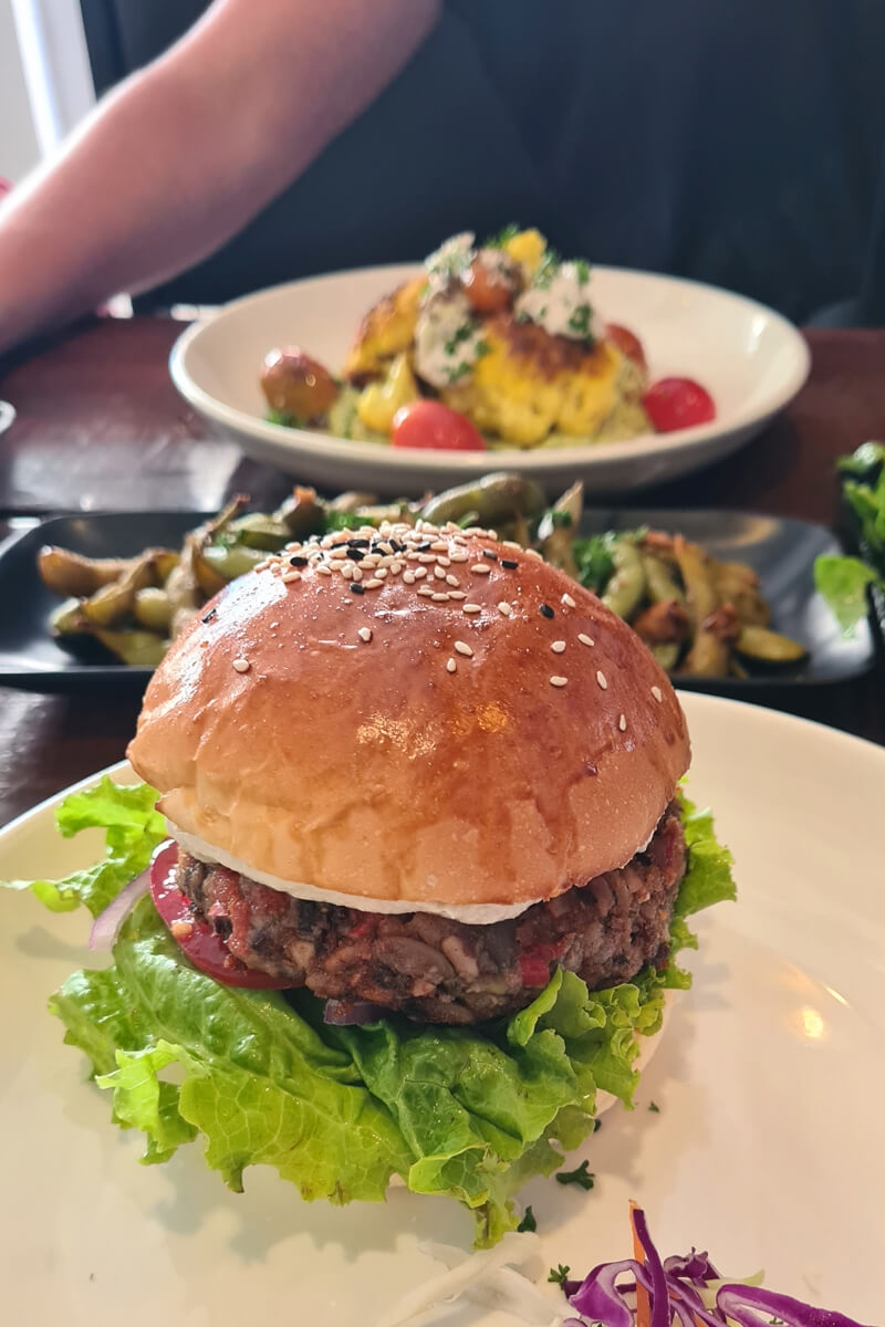 veganer Burger im Planta