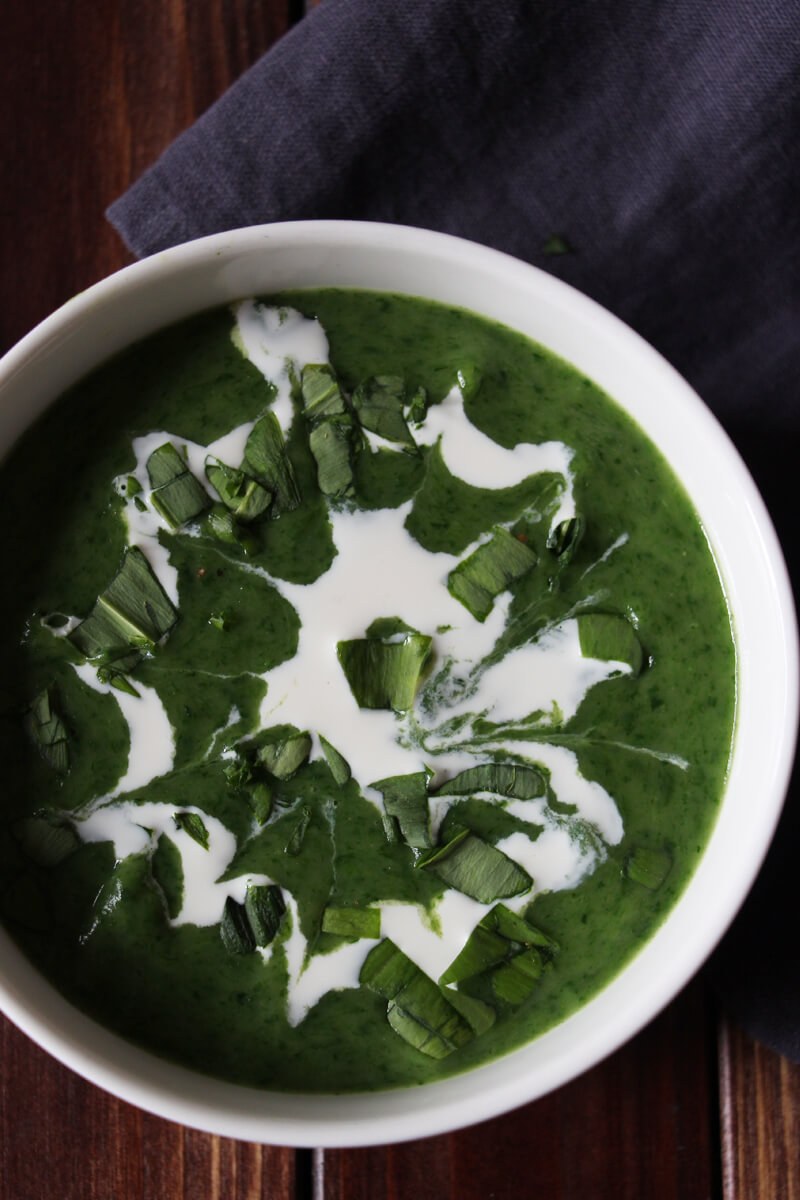 vegane Bärlauch-Spinat-Suppe