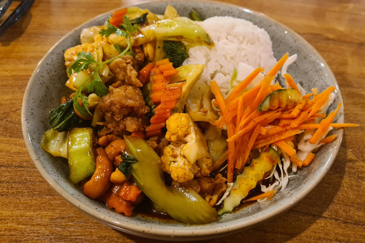 Fried Cashewnut im Sunflower Thai vegan Restaurant in Auckland