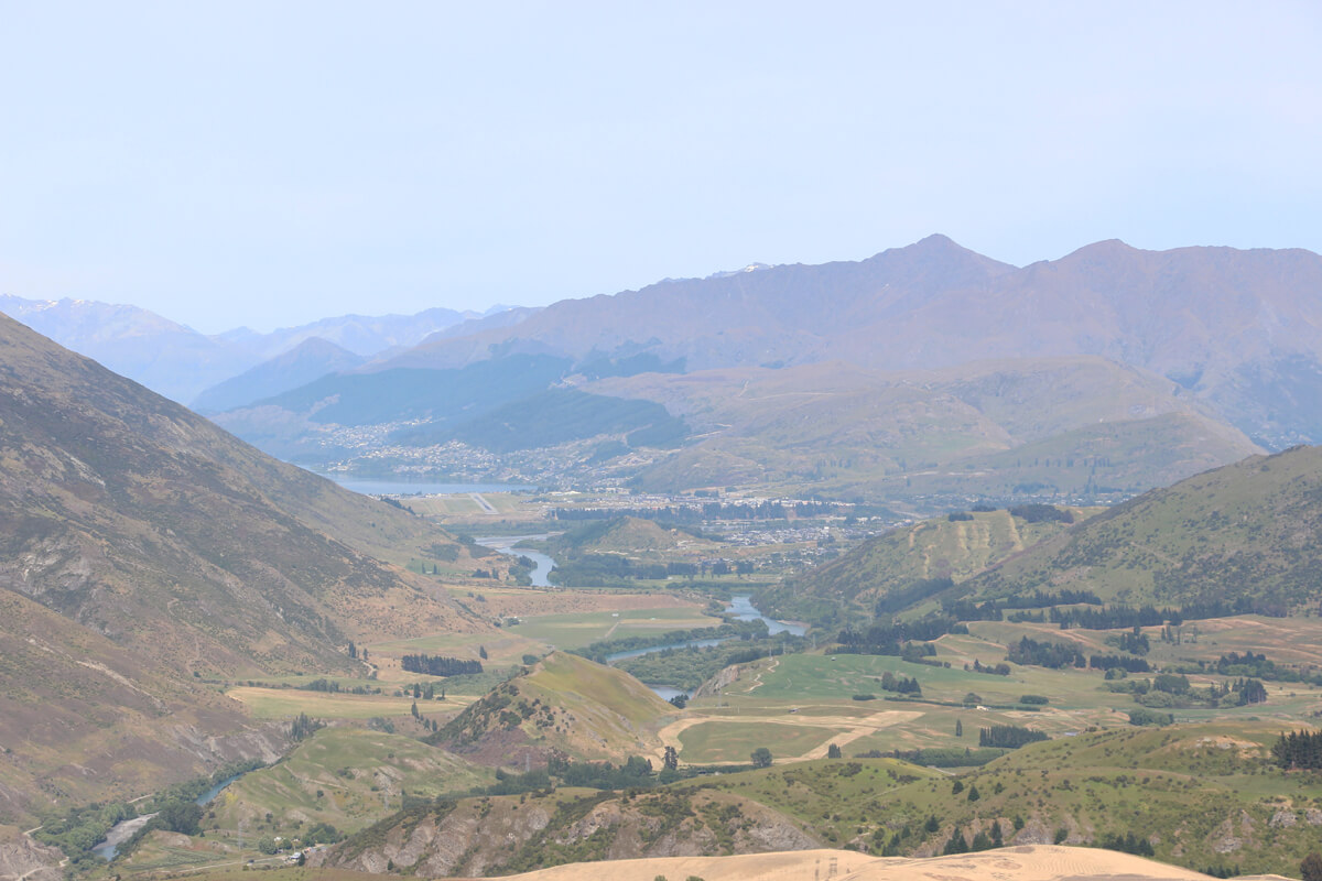 Aussicht vom Bergpass auf Queenstown
