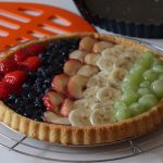 veganer Obstboden mit buntem Obst