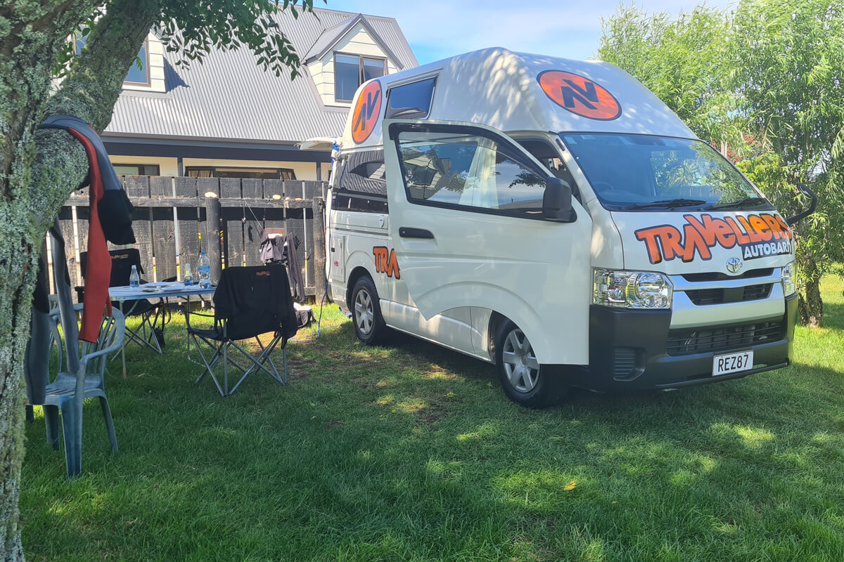 Unser Campervan auf einem Stellplatz