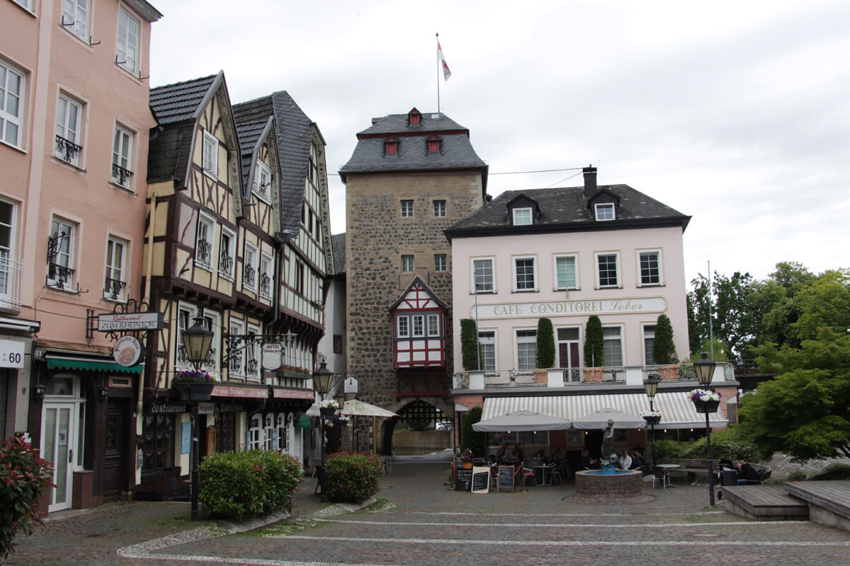 Linz am Rhein mit Fachwerkhäuser am Rheintor